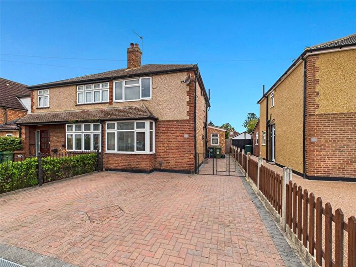 3 Bedroom Semi-detached House For Sale In Fernhurst Road, Ashford, TW15
