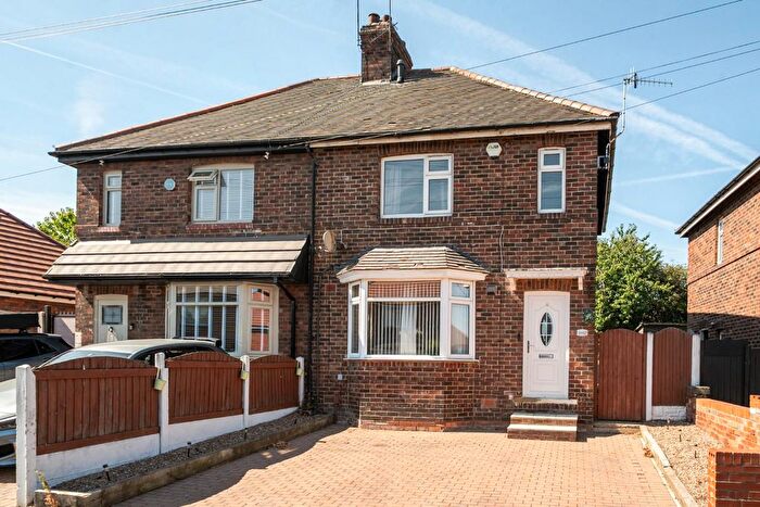 3 Bedroom Semi-Detached House For Sale In Thorn Road, Kilnhurst, Mexborough, S64