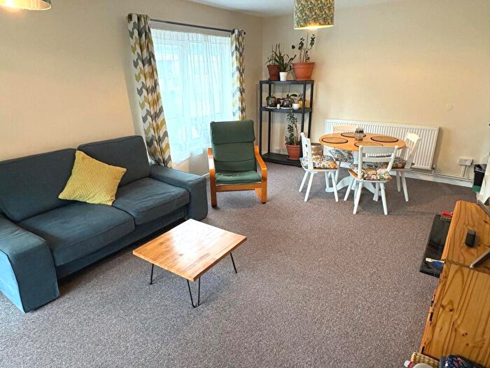 2 Bedroom Flat For Sale In Malwood Avenue, Southampton, City Of Southampton, SO16