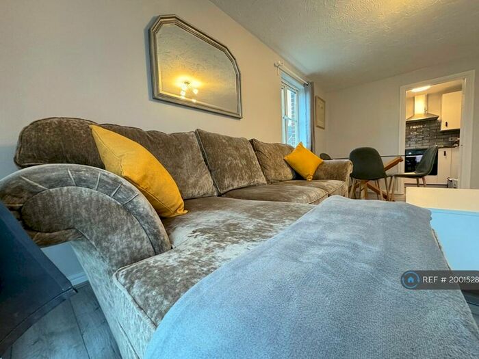 2 Bedroom Flat To Rent In Thamesmead, Thamesmead, SE28