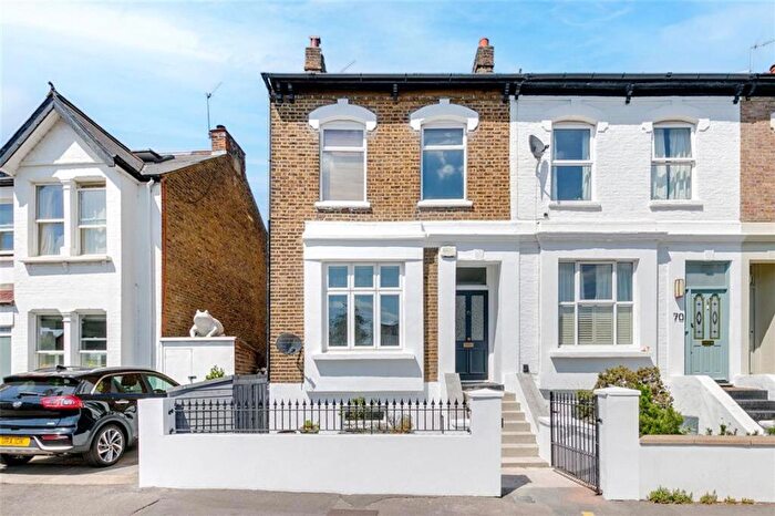 3 Bedroom Maisonette To Rent In North Worple Way, London, SW14