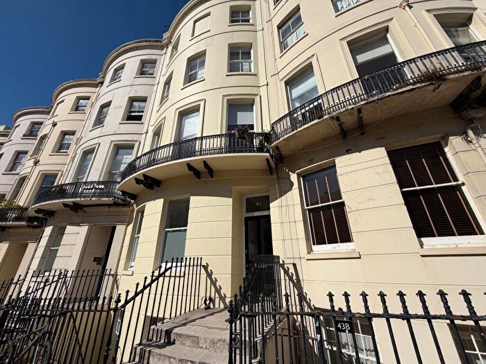 2 Bedroom Flat To Rent In Brunswick Place, Hove, BN3
