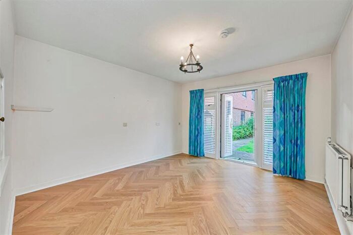 1 Bedroom Flat For Sale In Westcombe Park Road, Blackheath, SE3