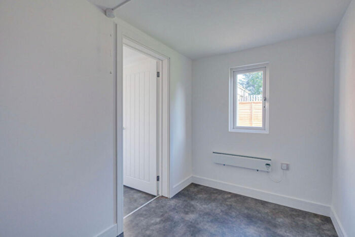 3 Bedroom Terraced House For Sale In Lodge Close, Rayleigh, SS6