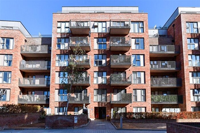 1 Bedroom Flat For Sale In Rosalind Drive, Maidstone, Kent, ME14