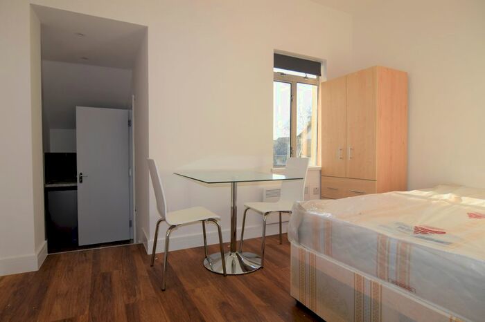 Studio To Rent In Southgate Road, Potters Bar, High Barnet EN6