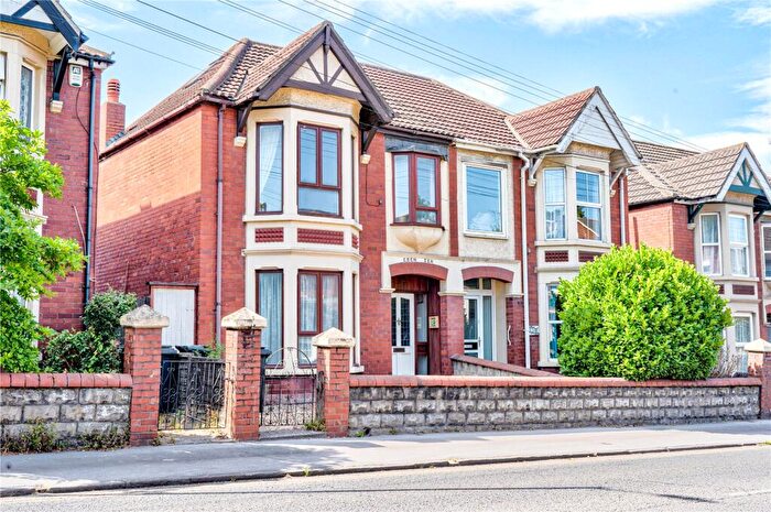 3 Bedroom Semi Detached House For Sale In Kingshill Road, Old Town, Swindon, Wiltshire, SN1