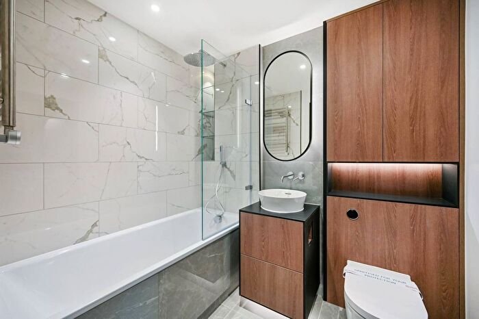 1 Bedroom Flat For Sale In Eden Grove, Staines, TW18