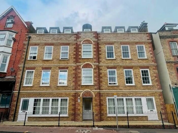 2 Bedroom Flat To Rent In High Street, Ramsgate, CT11