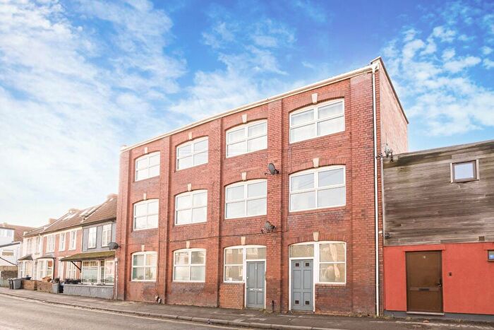 2 Bedroom Apartment For Sale In Chalks Road, Redfield, Bristol, BS5