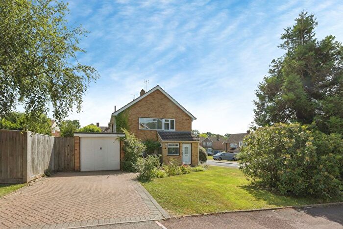 3 Bedroom Semi-Detached House For Sale In Lambourn Way, Tunbridge Wells, Kent, TN2