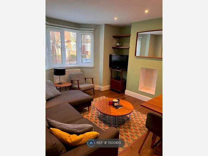 2 Bedroom Flat To Rent In Jean House, London, SW17