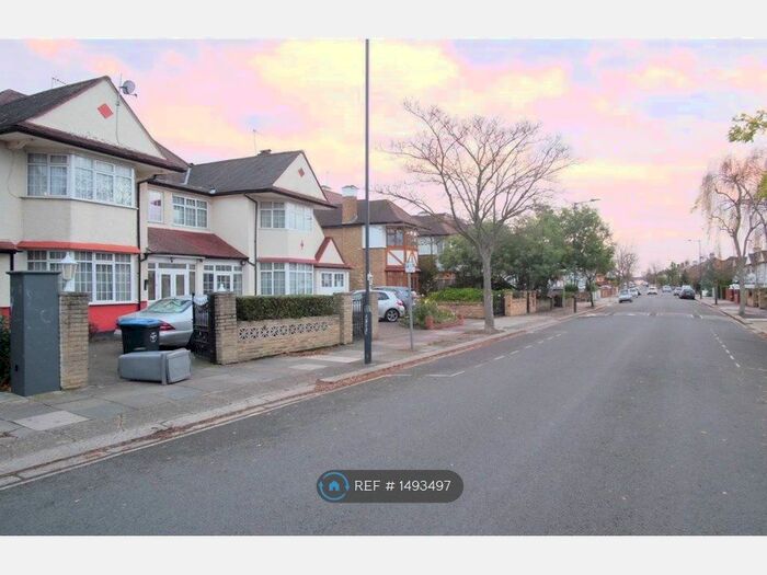 4 Bedroom Semi-Detached House To Rent In Mount Pleasant Road, London, NW10
