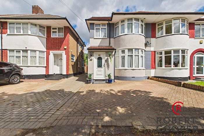 5 Bedroom Semi Detached House For Sale In Pavilion Way, Eastcote, HA4