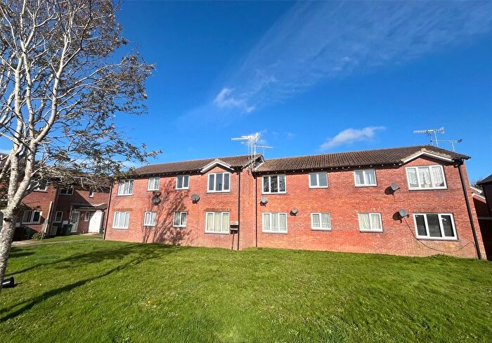 1 Bedroom Flat To Rent In The Saltings, Littlehampton, West Sussex, BN17