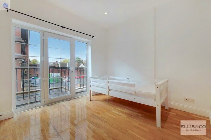 2 Bedroom Apartment To Rent In Church Street, Enfield, EN2