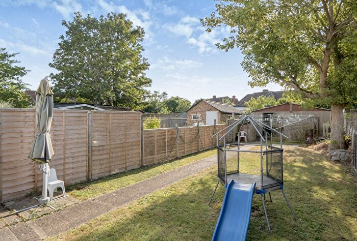 3 Bedroom Terraced House For Sale In Dale Park Avenue, Carshalton, SM5