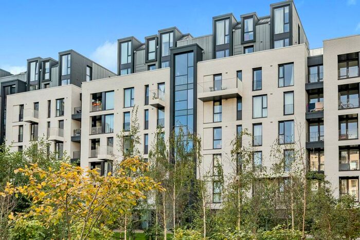 3 Bedroom Flat To Rent In Stratford, Stratford, London, E15