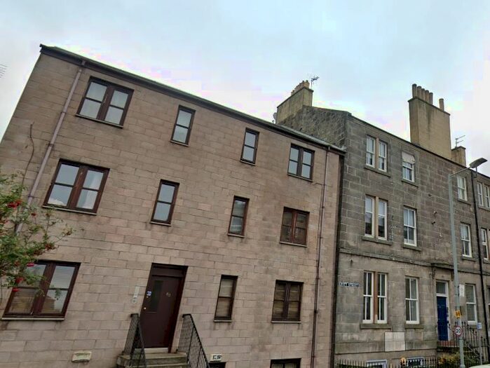 2 Bedroom Flat To Rent In Pitt Street, Leith, Edinburgh, EH6