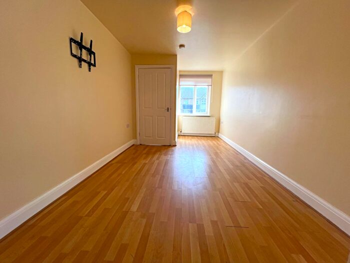 2 Bedroom Flat To Rent In London Road, Grays, RM20