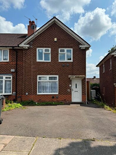 3 Bedroom Semi-Detached House To Rent In Easthope Road, Birmingham, B33