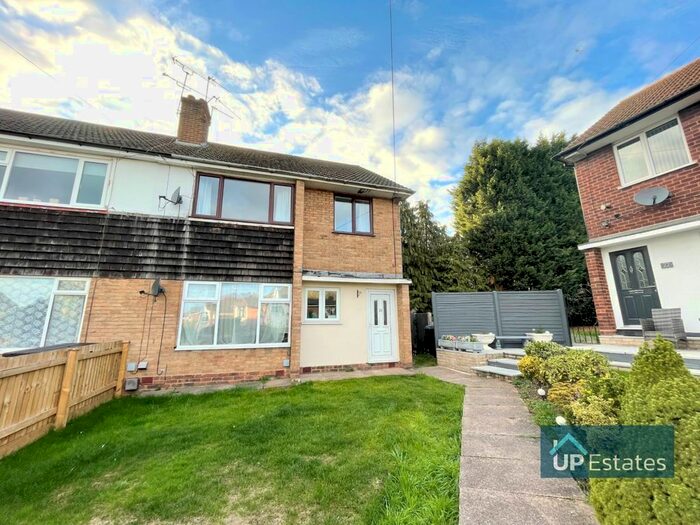 2 Bedroom Maisonette To Rent In Derwent Close, Coventry, CV5