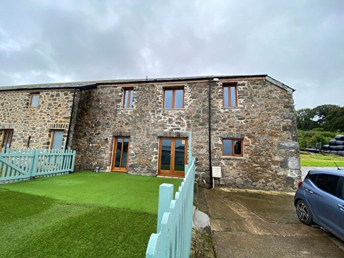 3 Bedroom Barn Conversion To Rent In Bradstone, Tavistock, PL19