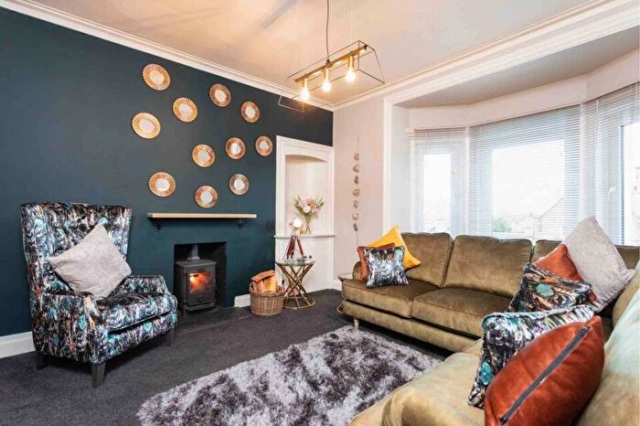 3 Bedroom Flat To Rent In Crieff Road, Perth, Perthshire, PH1