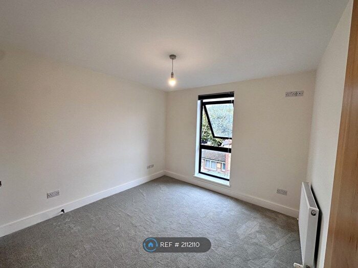 1 Bedroom Flat To Rent In Meridian Court, London, SE15