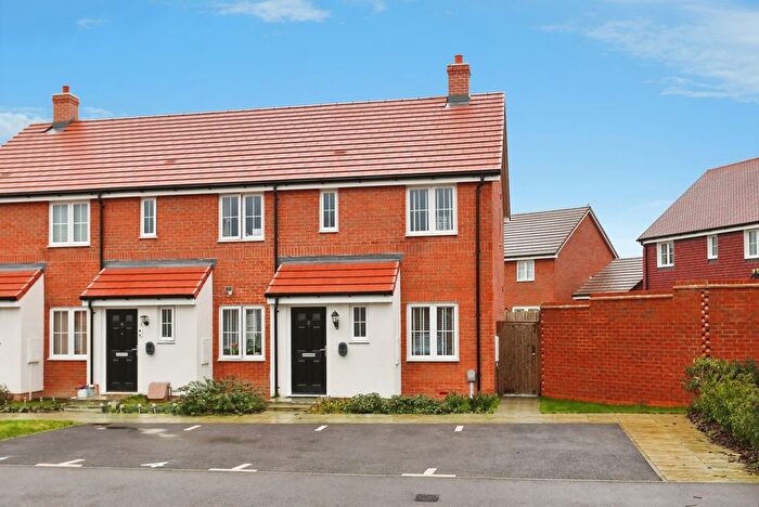 2 Bedroom End Terrace House For Sale In Reeves Avenue, Paddock Wood, Tonbridge, Kent, TN12