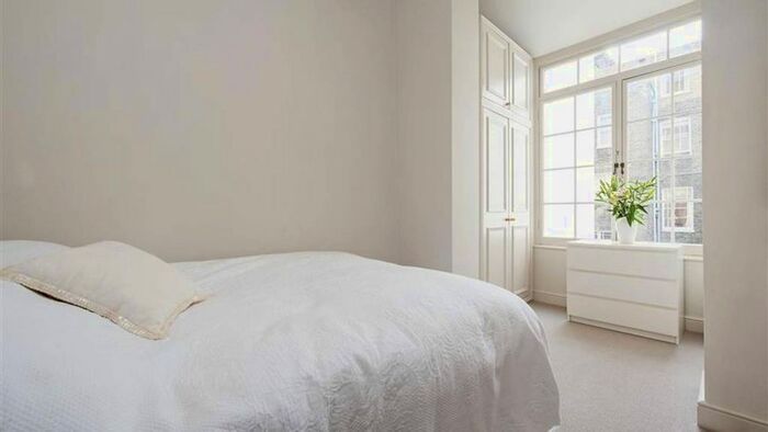 2 Bedroom Flat To Rent In St George's Drive, Pimlico, London, SW1V