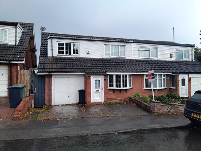 3 Bedroom Semi-detached House For Sale In Stella Croft, Birmingham, West Midlands, B37