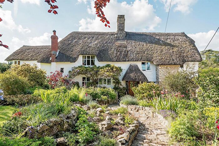 3 Bedroom Detached House For Sale In Kilmington, EX13