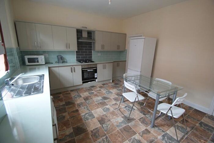 4 Bedroom Terraced House To Rent In Burchett Terrace, Woodhouse, Leeds, LS6