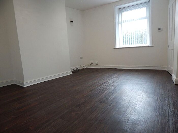 2 Bedroom Terraced House To Rent In Chapel Fold, Batley, WF17
