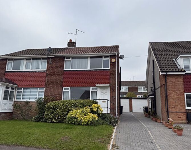 3 Bedroom Property For Sale In Melrose Avenue, Potters Bar, EN6