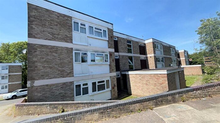 3 Bedroom Apartment For Sale In Beecroft Close, Canterbury, Canterbury, CT2