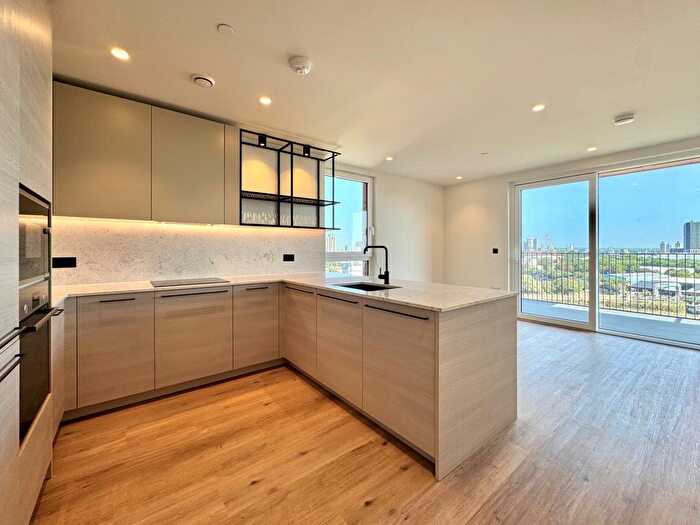 2 Bedroom Flat To Rent In Bowline House, Hemlock Street, Heron Wharf, London, E14