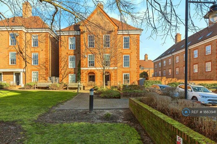 4 Bedroom Semi-Detached House To Rent In Ashridge Close, London, N3