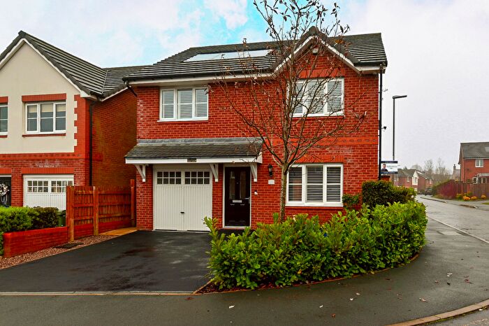 4 Bedroom Detached House For Sale In Freckleton Court, Adlington, Lancashire, PR6