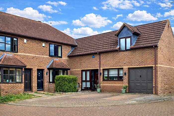 3 Bedroom Terraced House For Sale In Catesby Croft, Loughton, Milton Keynes, MK5