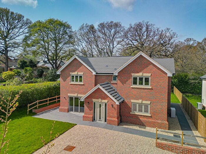 4 Bedroom Detached House For Sale In Trampers Lane, North Boarhunt, PO17