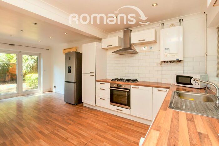 4 Bedroom Detached House To Rent In Kirkstone Close, Heatherside, GU15