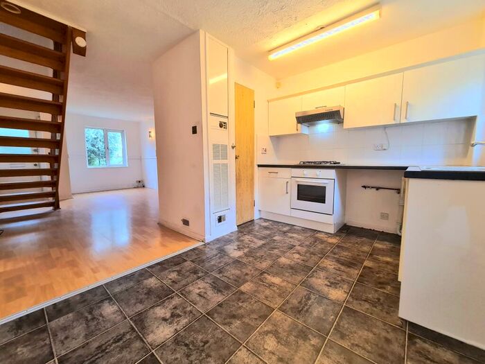 2 Bedroom House To Rent In Woolwich, SE18