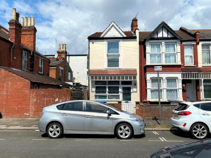 2 Bedroom End Of Terrace House To Rent In Yewfield Road, Willesden, NW10
