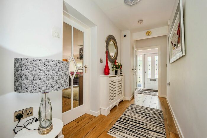3 Bedroom Bungalow For Sale In Hatherton Road, Cannock, Staffordshire, WS11