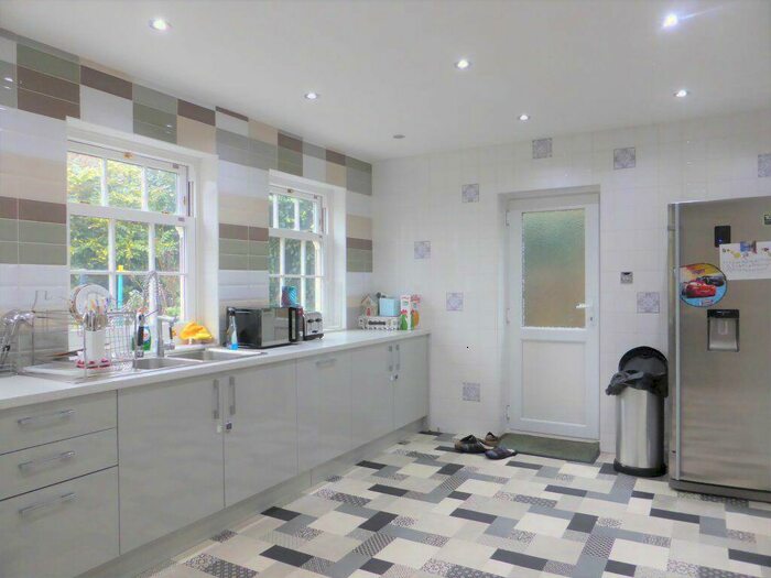 5 Bedroom House To Rent In Hill Drive Hove -, P16