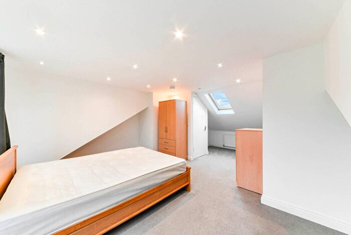 3 Bedroom Flat To Rent In Florence Road, Finsbury Park, London, N4