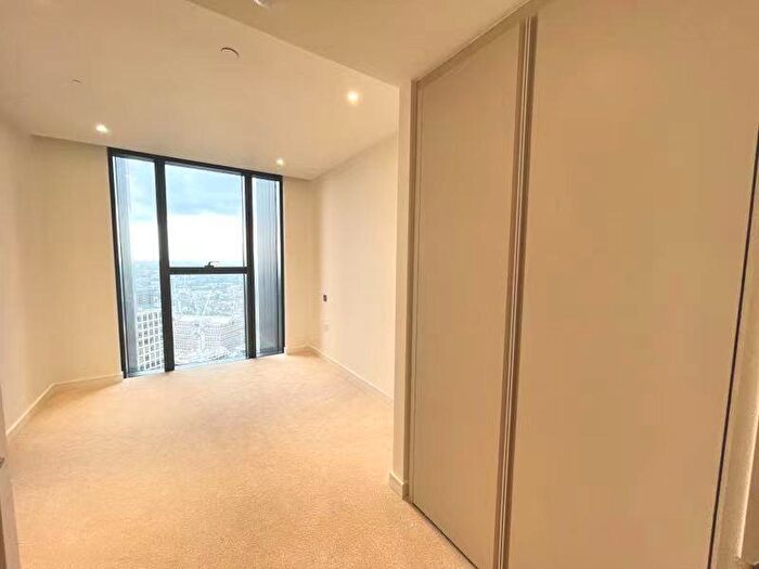 1 Bedroom Apartment To Rent In Marsh Wall, London, E14