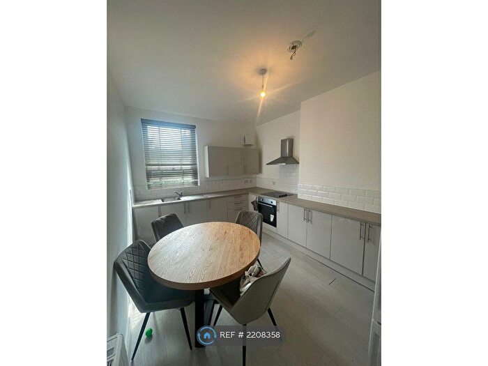 2 Bedroom Flat To Rent In Victoria Street, Crewe, CW1